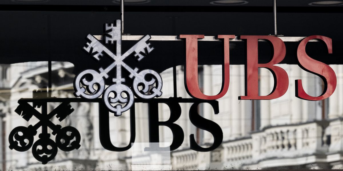 Das Logo der Bank UBS am Paradenplatz, aufgenommen am Dienstag, 6. Februar 2024 in Zuerich. (KEYSTONE/Ennio Leanza)