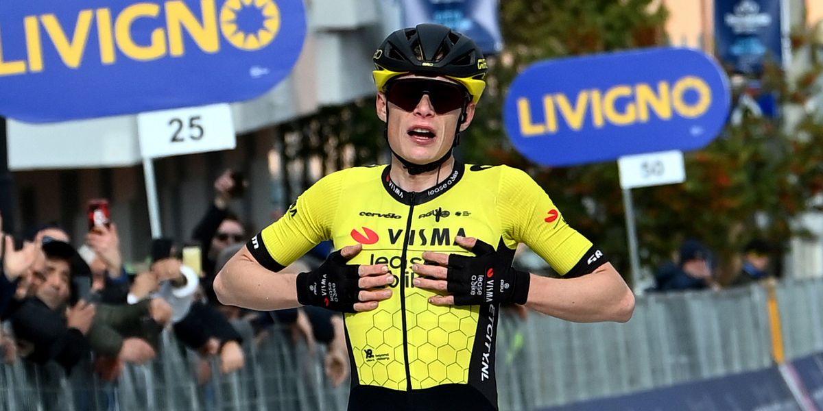 Denmark's Jonas Vingegaard celebrates winning the fifth stage of the Tirreno Adriatico cycling race, from Torricella Sicura to Valle Castellana, Italy, Friday, March 8, 2024. (Gian Mattia D'Alberto /LaPresse via AP)