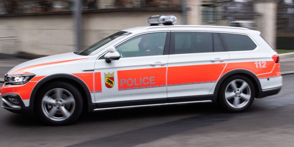Die Kantonspolizei Bern gab am Freitag den Tod eines Velofahrers bekannt, der im Berner Jura verunfallt war.