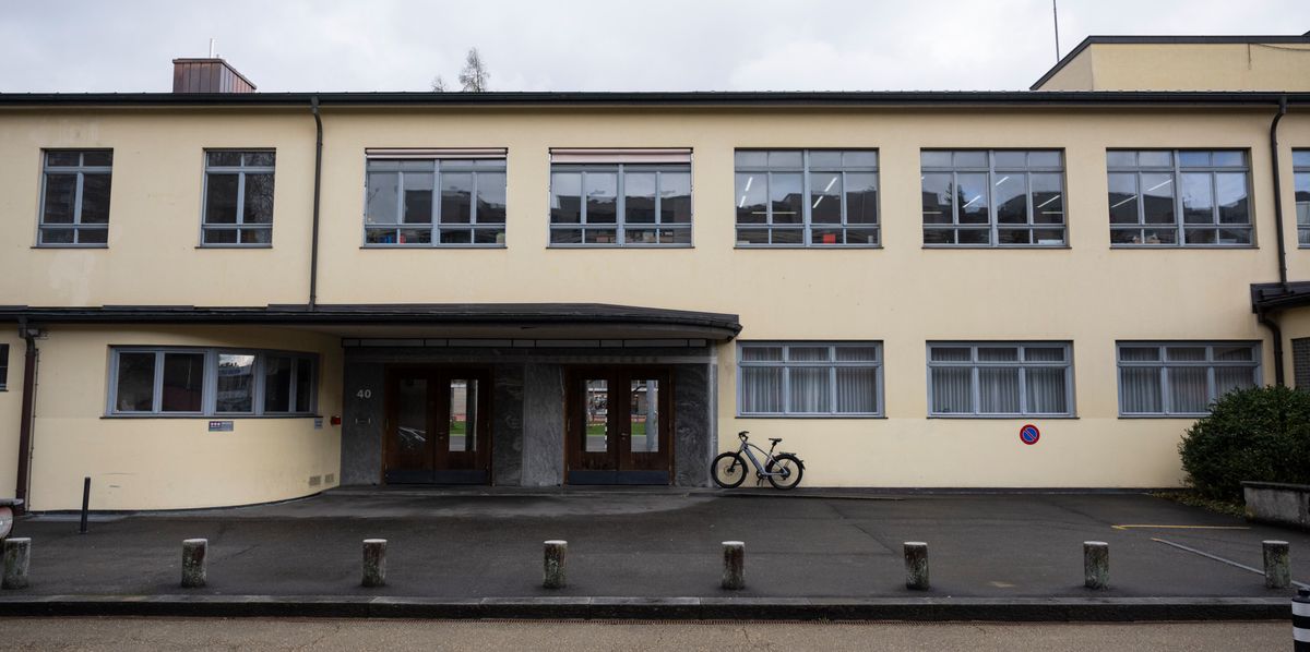 Das Schulhaus Stapfenacker in Bern.
